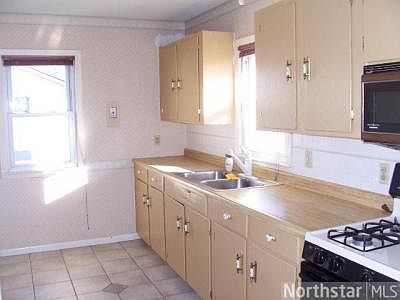 3rd image of 849 83rd Ave NE