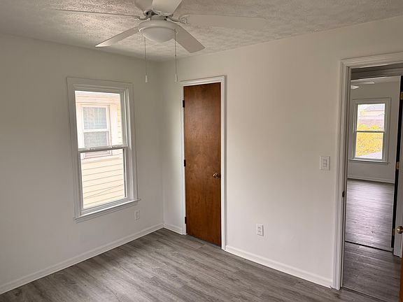 3rd image of 524 Blaine Ave