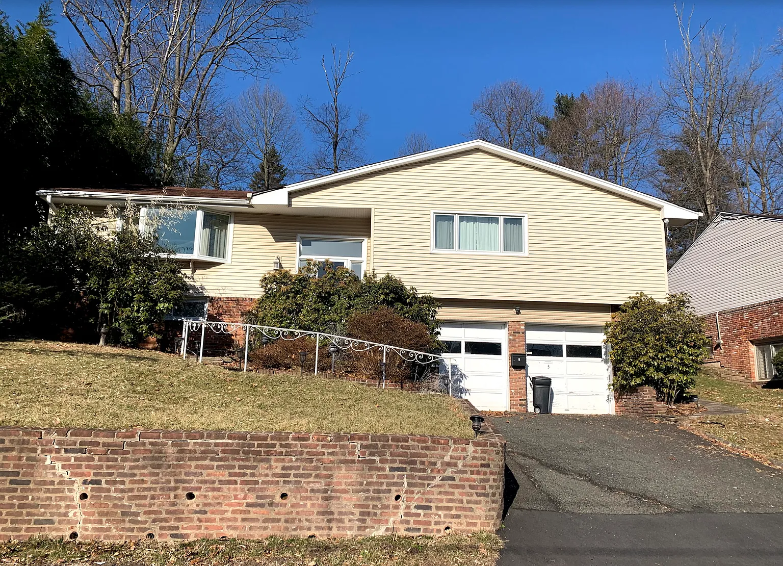 5 Garfield Ave photo 1