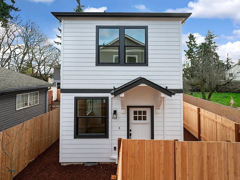 12094 SE Market St — Photo 1