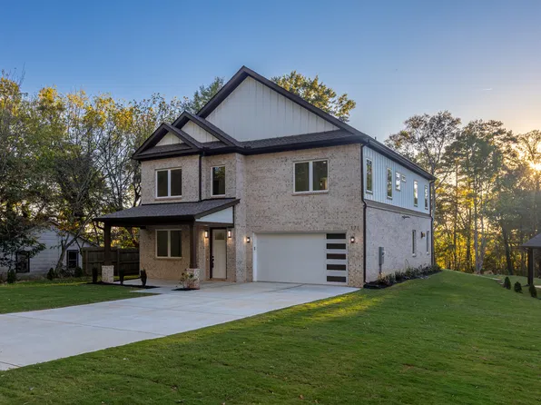 171 Honeysuckle Cir, Lawrenceville, GA 30046