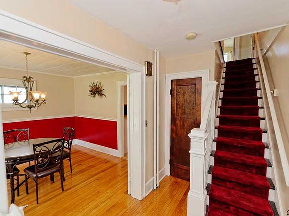 2nd image of 7 Parkwood St