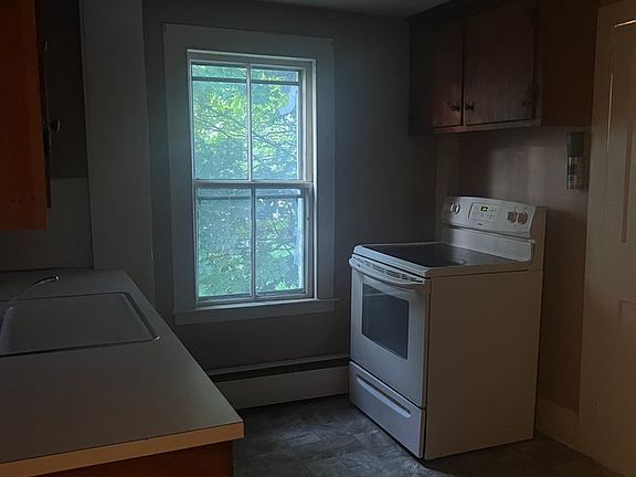 3rd image of 376 Salmon Brook St #5