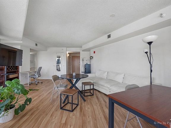 5th image of 1720 Maple Ave APT 2460