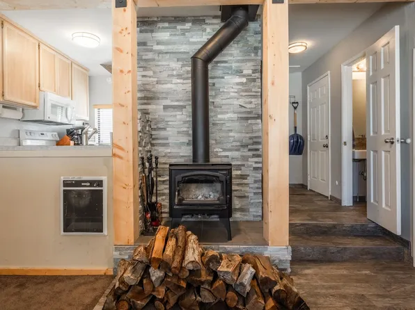 56 Davison Rd #107, Mammoth Lakes, CA 93546