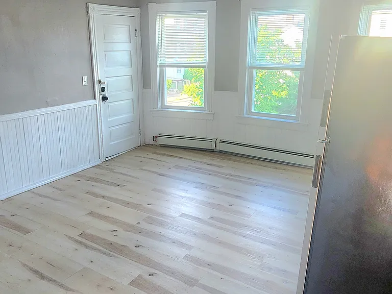 65 W Cole St #2 — Photo 3