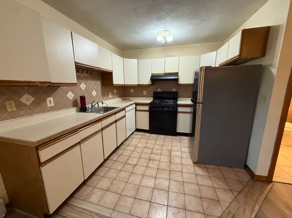 140-142 Meridian St #4, Boston, MA 02128
