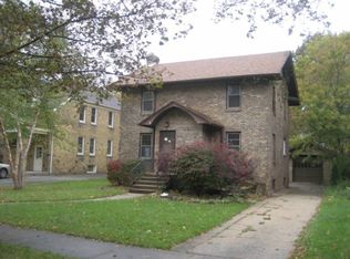 1324 Chestnut St, Waukegan, IL 60085