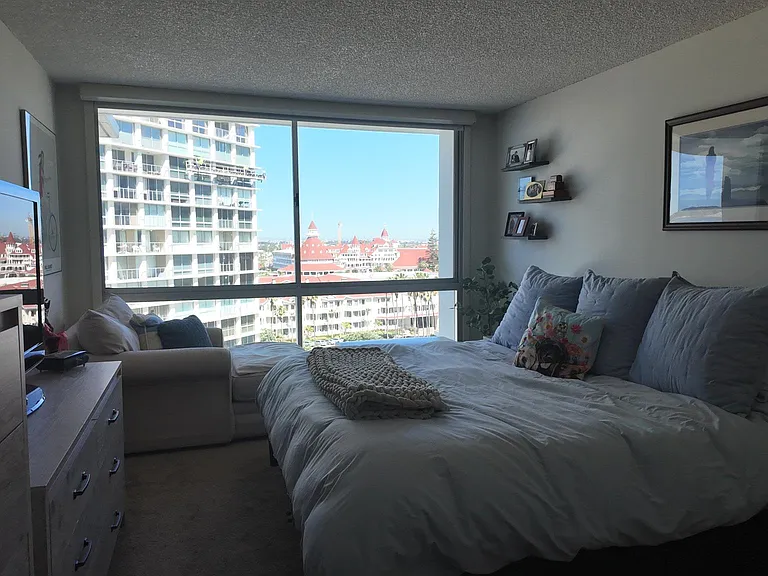 1730 Avenida Del Mundo #906 — Photo 10