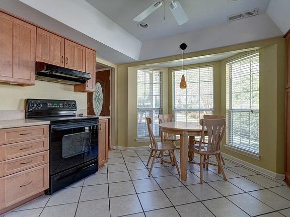 4th image of 2612 Morning Dove Ln