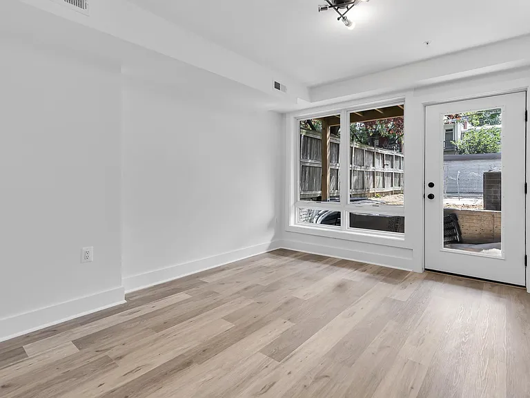 1118 Lamont St NW #1 — Photo 18