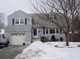 22 Mead Ave, Middlesex, NJ 08846