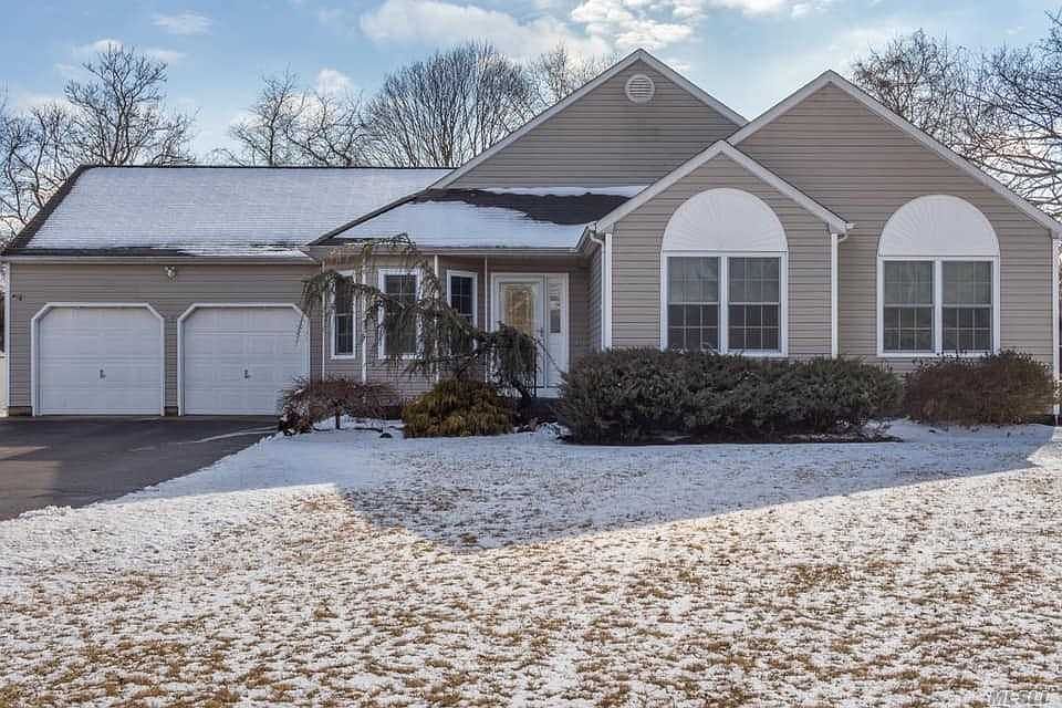 1st image of 6 Nicole Ct