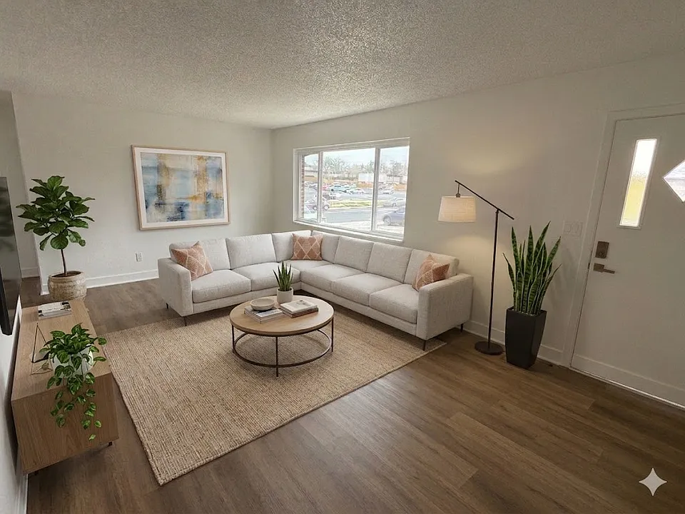 115 S 18th Ave #1