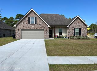 6025 Cardona Dr, Ocean Springs, MS 39564