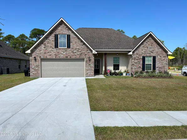 6025 Cardona Dr, Ocean Springs, MS 39564