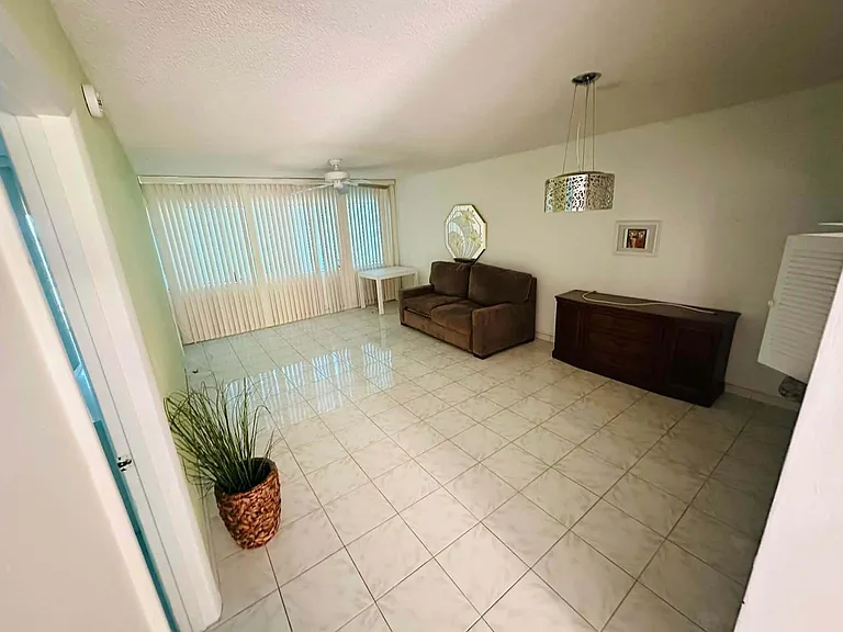 215 SE 3rd Ave — Photo 5