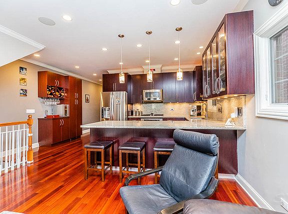 4th image of 5303 W Leland Ave Unit 1