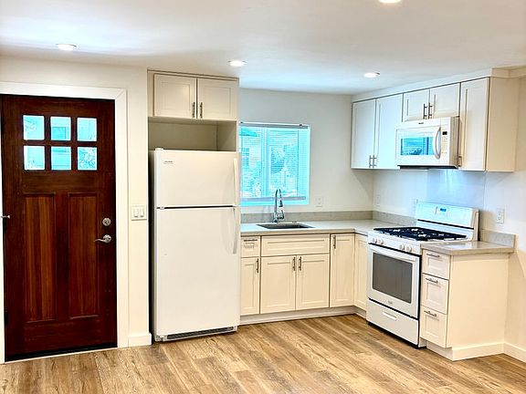 2nd image of 401 Commercial Ave #17