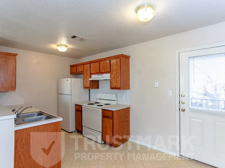 700 S Amy Ln #205 — Photo 8