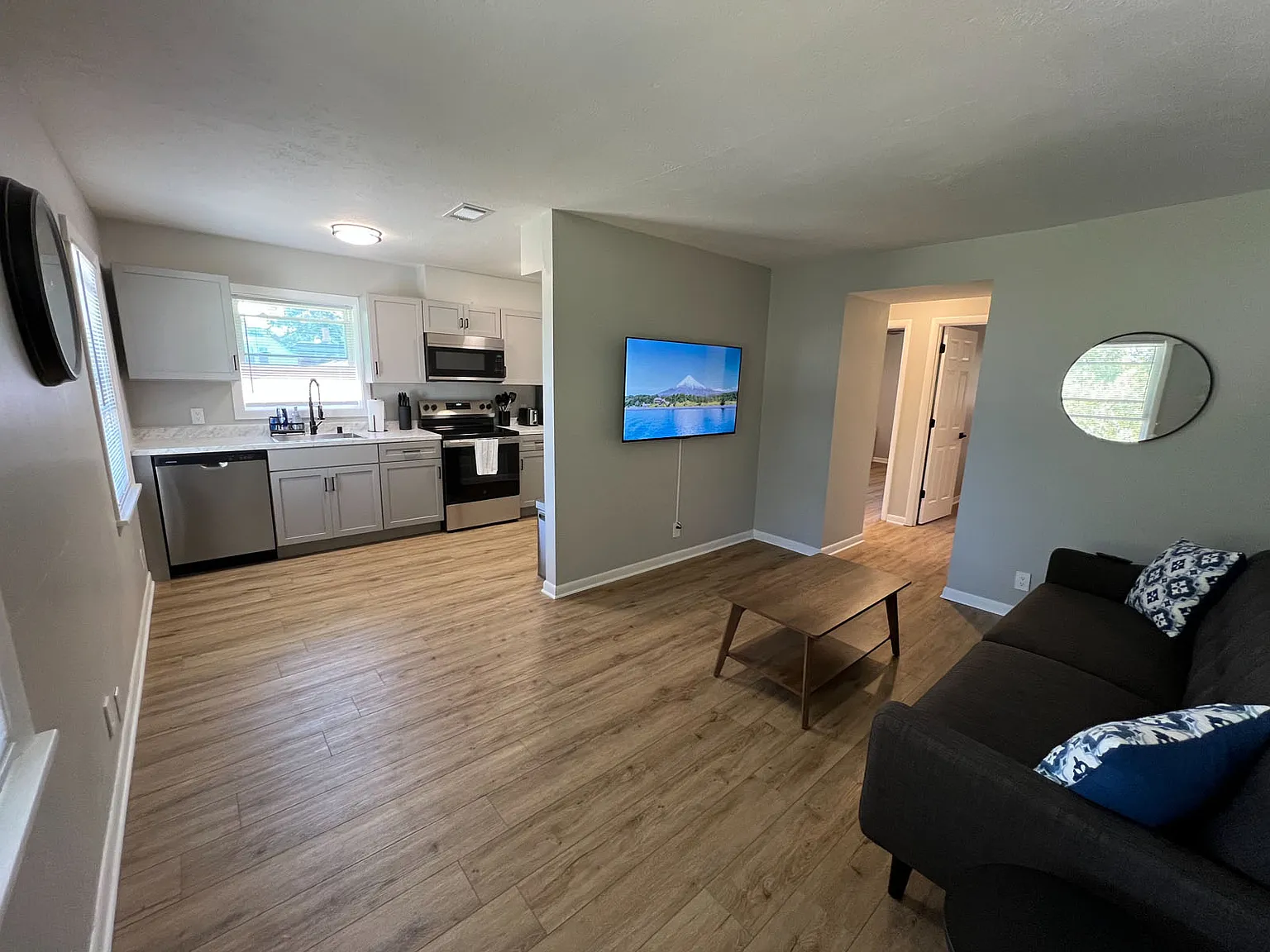 2 bed, 750 sqft, $1,099 — Photo 2
