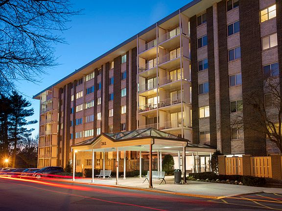 Congressional Towers Apartment Building