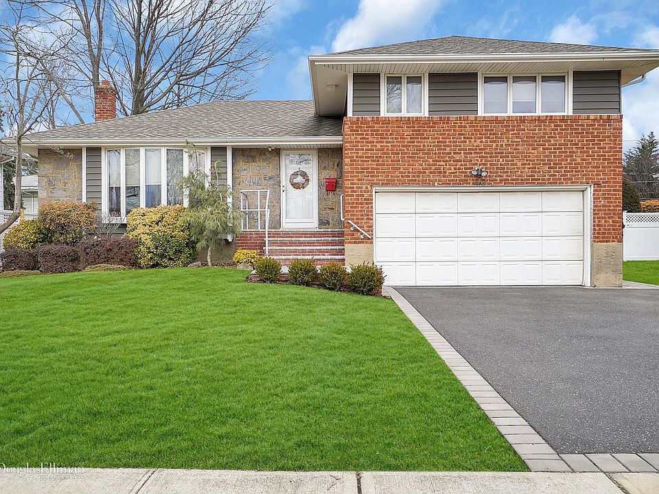 1st image of 40 Parkway Dr