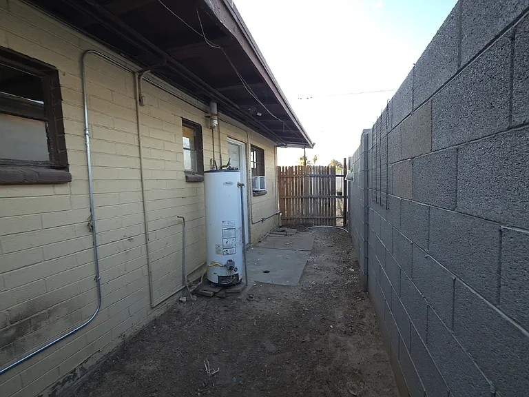 2914 W Almeria Rd #3 — Photo 16