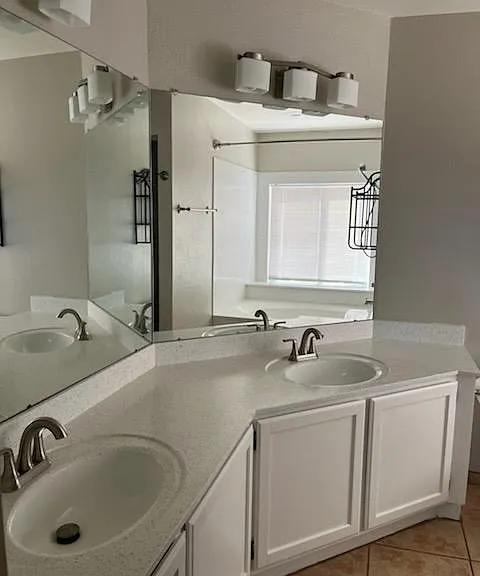 1828 E Secretariat Dr — Photo 10