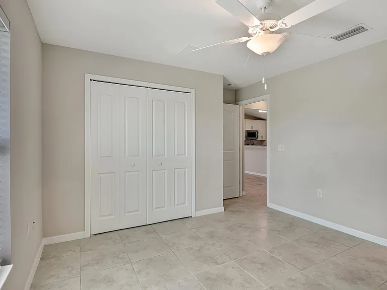 1014 Diplomat Pkwy W — Photo 20