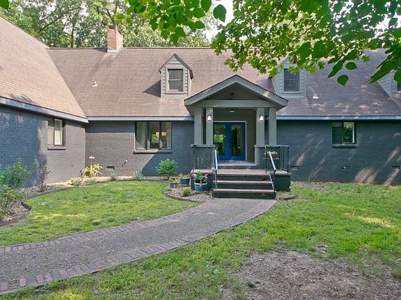 3rd image of 3261 Countrywood Ln