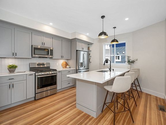 2nd image of 124 Harvard St #1