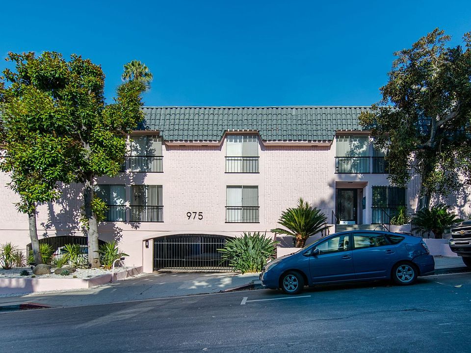 1st image of 954 Palm Ave #125