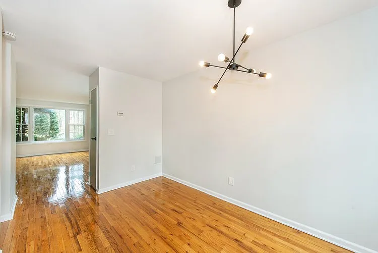 388 Morris Ave #1 — Photo 4