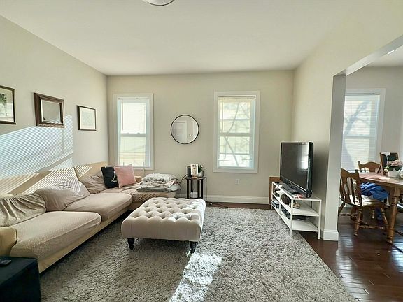 4th image of 6 Rice St #1