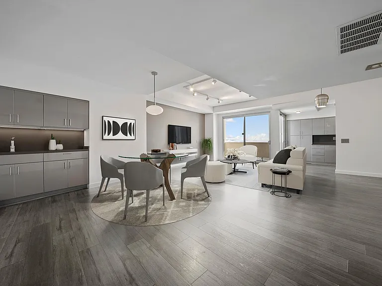 7250 Franklin Ave #1204 — Photo 3