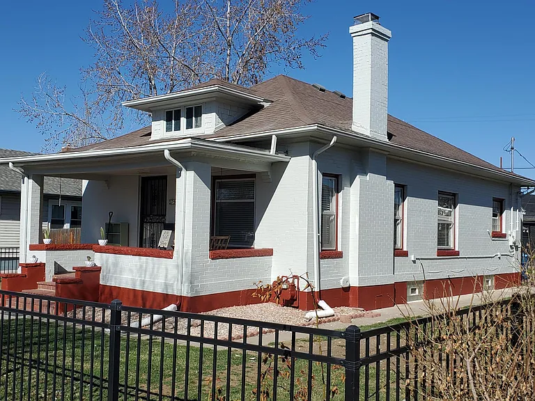 2750 S Acoma St — Photo 2