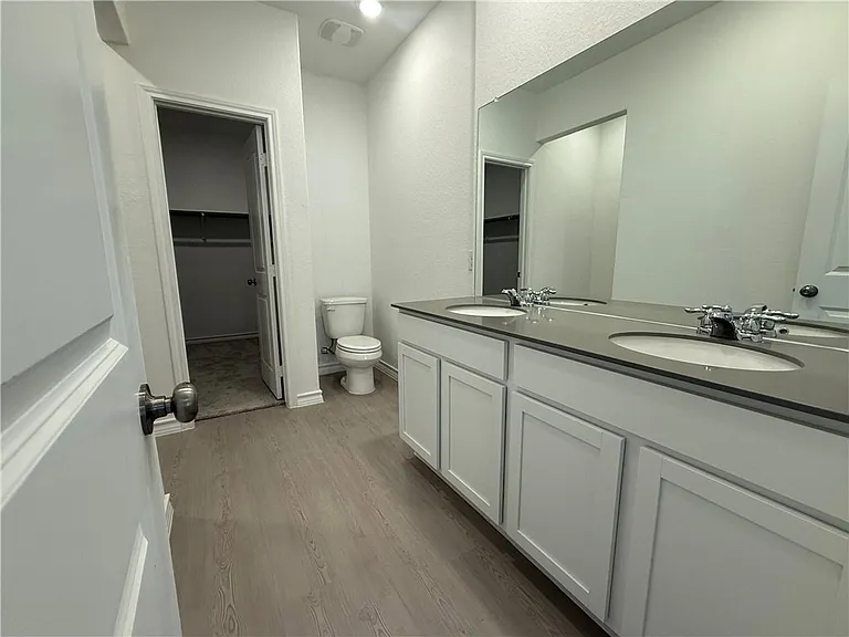 7925 Wonder Woman Dr — Photo 5