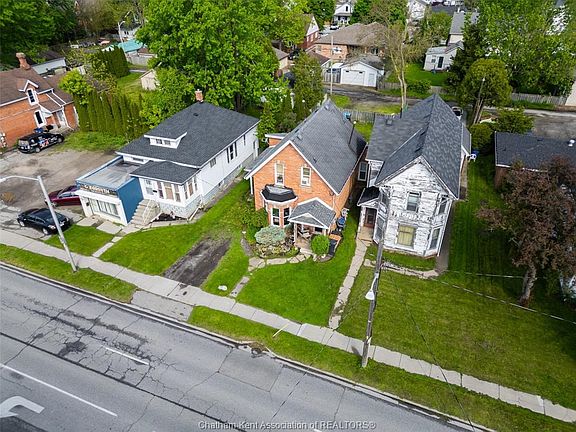 4th image of 215 Grand Ave E
