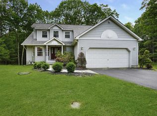 111 Stone Ridge Ln, Milford, PA 18337