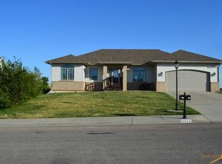 6662 Wellington Dr, Rapid City, SD 57702