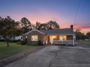 807 Raleigh Rd, Clinton, NC 28328