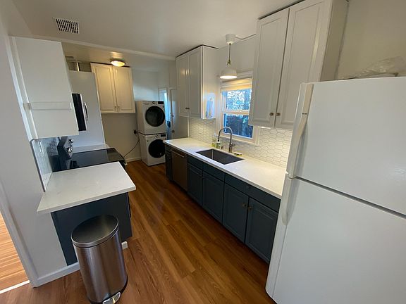 Newly updated kitchen 1