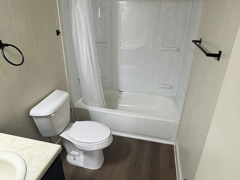 1600 N Sunset St #8 — Photo 7