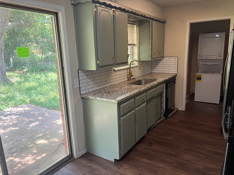 2306 N Star Dr — Photo 2