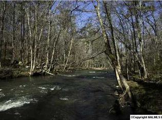 7089 Hustleville Rd, Albertville, AL 35951