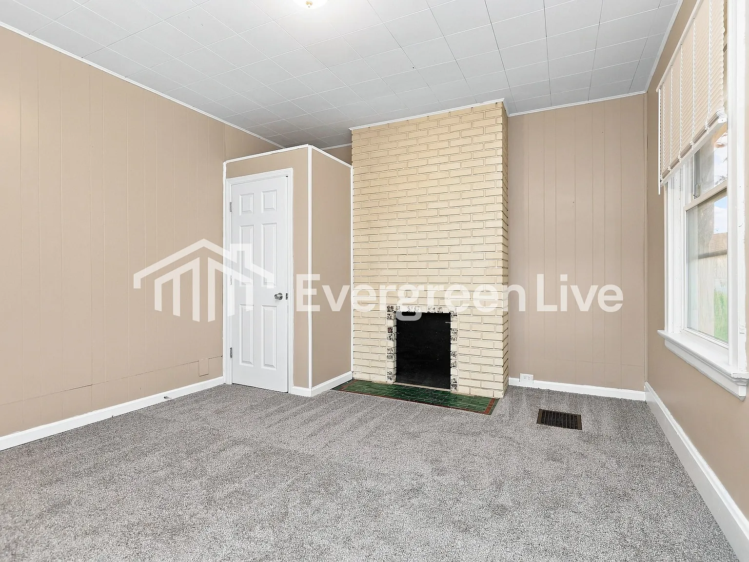 3 bed, 1.5 bath, 1120 sqft, $1,495 — Photo 3