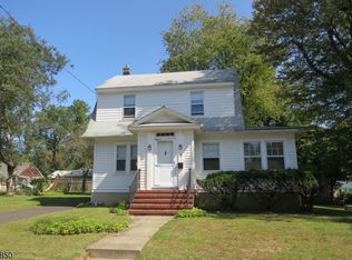 102 Cramer Ave, Green Brook, NJ 08812