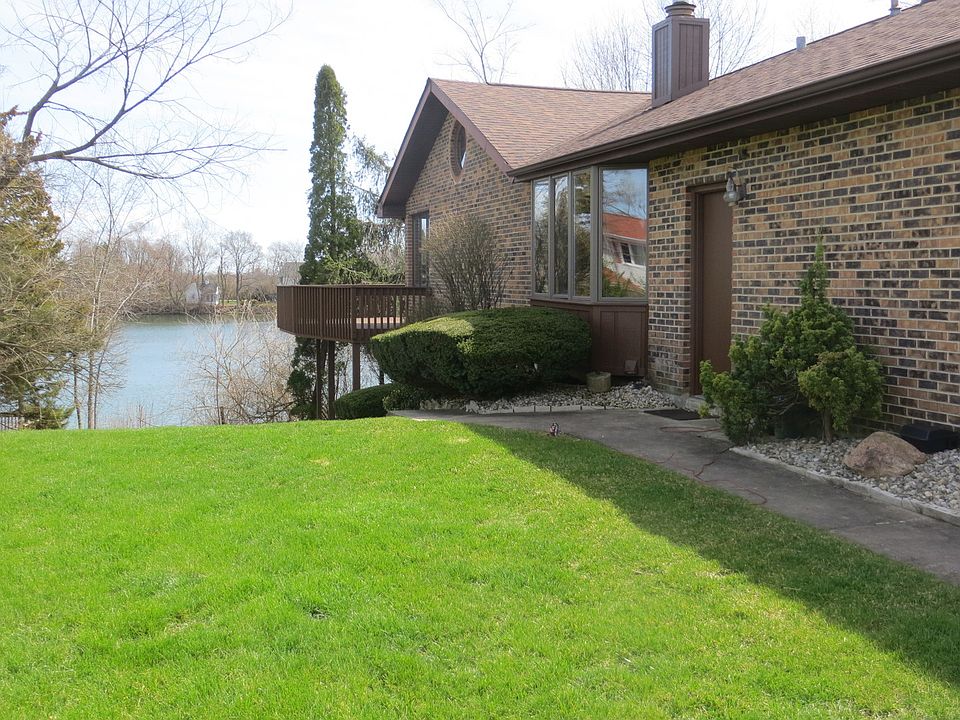 14 Lake Metonga Trl, Grant Park, IL 60940 Zillow