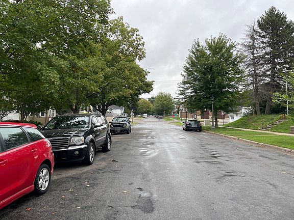 4th image of 616 Hawthorne Ave E